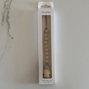 Mushie Pacifier Clip in Hera Shifting Sands